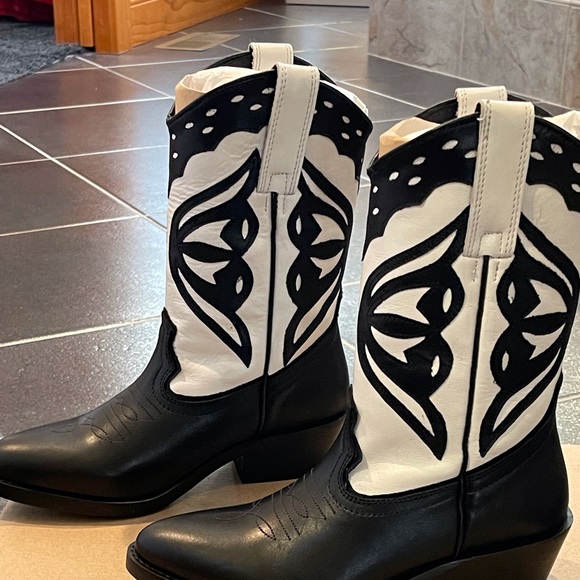 Steve Madden Leather Laredo-M Boots - Picture 1 of 3